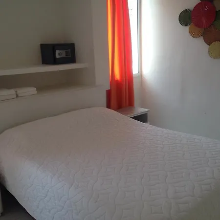 Hotel Casa Galeones 2*