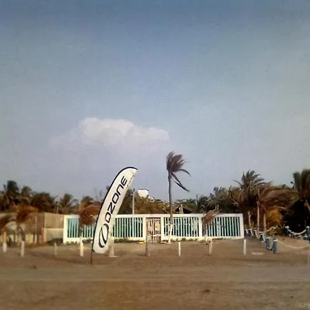 Hotel Casa Galeones 2*